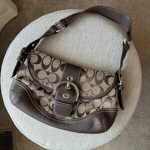Vintage Coach Soho Flap Front Buckle Shoulder Bag Mocha Signature Jaquard Print